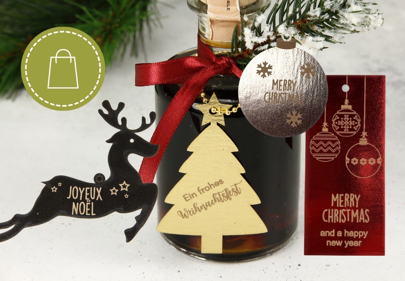 Weihnachtliche Kartonanhaenger